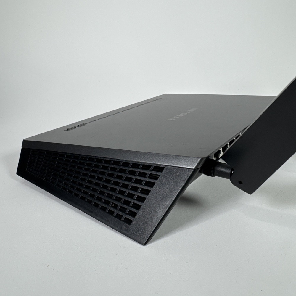 Netgear‎ Nighthawk AC9100 R7000 - Picture 8 of 16